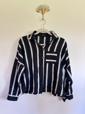 Topshop Navy & White Stripe Button-Up Blouse (US 6)